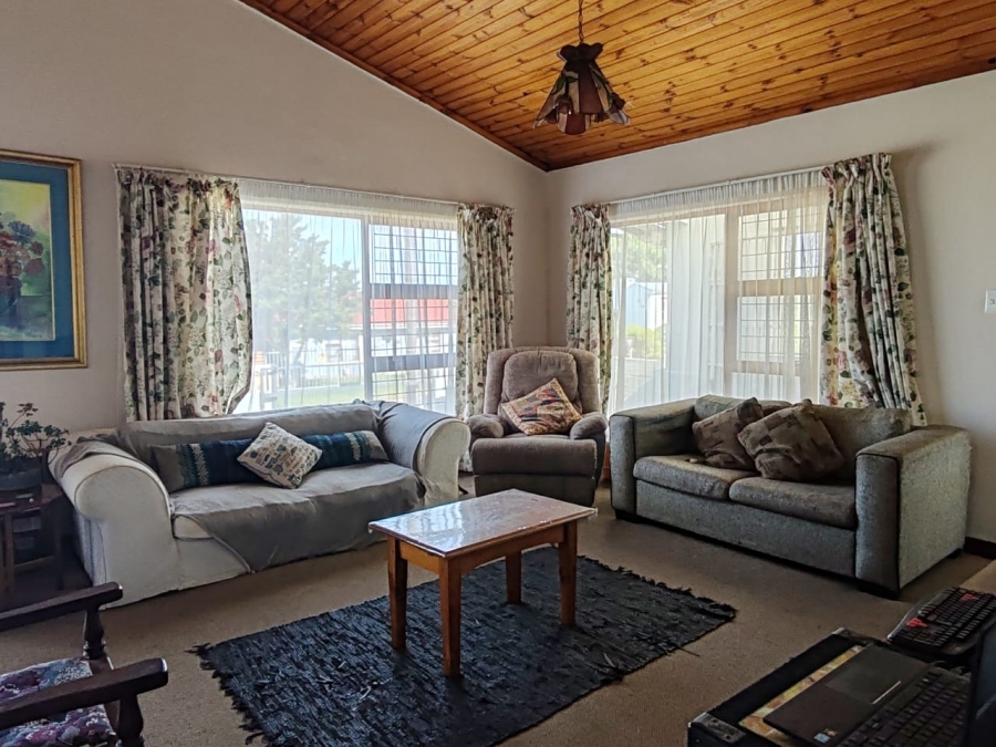 4 Bedroom Property for Sale in Palmiet Western Cape
